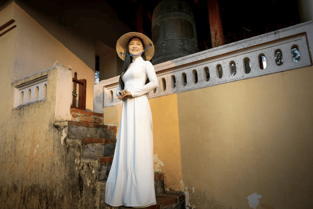 Traditional Vietnamese dress is a timeless cultural symbol, reflecting beauty, identity, and spiritual values across regions and historical periods (Source: Pexels)